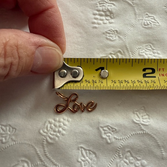 Hstern Love Pendent - Picture 9 of 9